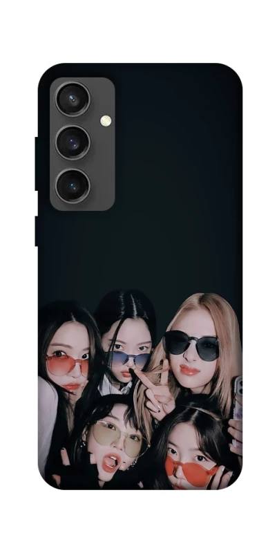 Чехол на Samsung Galaxy S24 FE LE SSERAFIM v3 фото 1 из 1