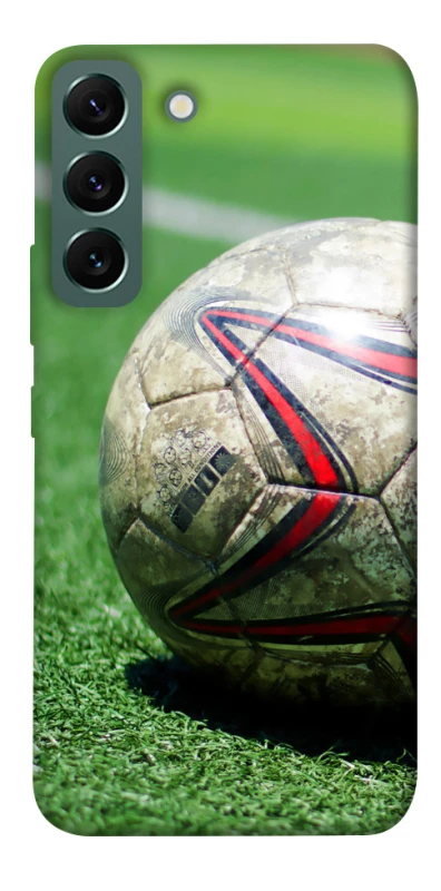 Чехол на Samsung Galaxy S22 Мяч на газоне фото 1 из 1