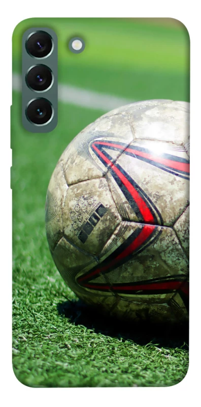 Чехол на Samsung Galaxy S22+ Мяч на газоне фото 1 из 1