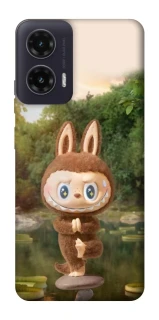 Чехол на Motorola Moto G35 Labubu Yoga фото 1 из 1