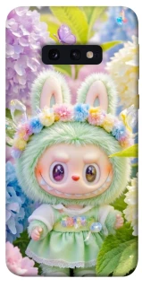 Чехол на Samsung Galaxy S10e Labubu & Flowers ver.2 фото 1 из 1