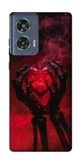 Чехол на Motorola Edge 50 Heart in the hands of a skeleton фото 1 из 1