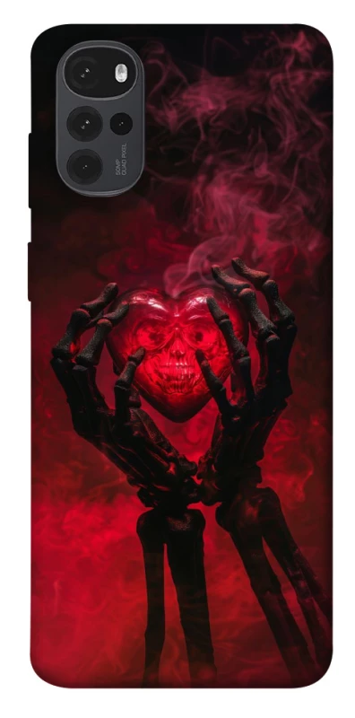 Чехол на Motorola Moto G22 Heart in the hands of a skeleton фото 1 из 1
