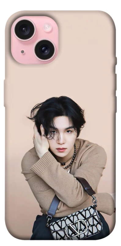 Чехол на Apple iPhone 15 (6.1") Suga - BTS фото 1 из 1