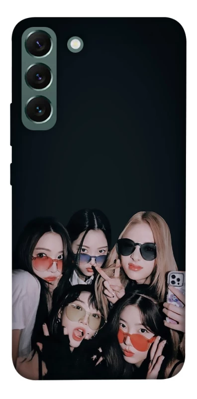 Чехол на Samsung Galaxy S22+ LE SSERAFIM v3 фото 1 из 1