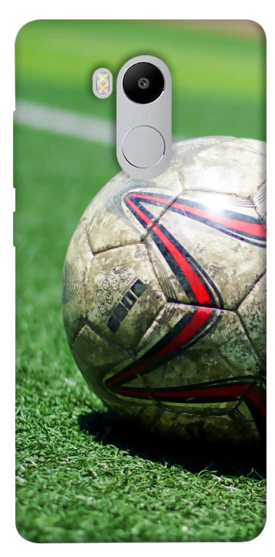 Чехол на Xiaomi Redmi 4 Pro Мяч на газоне фото 1 из 1