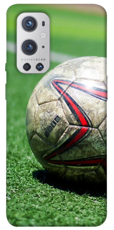 Чохол на OnePlus 9 Pro М'яч на газоні фото 1 з 1