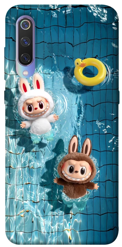 Чохол на Xiaomi Mi 9 Labubu in the pool фото 1 з 1