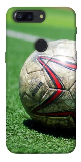 Чехол на OnePlus 5T Мяч на газоне фото 1 из 1