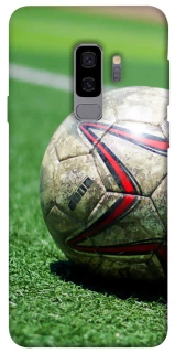 Чехол на Samsung Galaxy S9+ Мяч на газоне фото 1 из 1