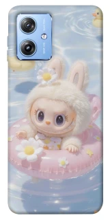 Чехол на Motorola Moto G84 Labubu swimming фото 1 из 1