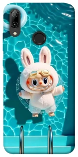 Чехол на Huawei P Smart (2019) Labubu in the pool ver.2 фото 1 из 1
