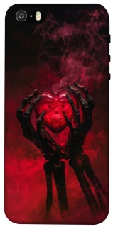 Чехол на Apple iPhone 5/5S/SE Heart in the hands of a skeleton фото 1 из 1