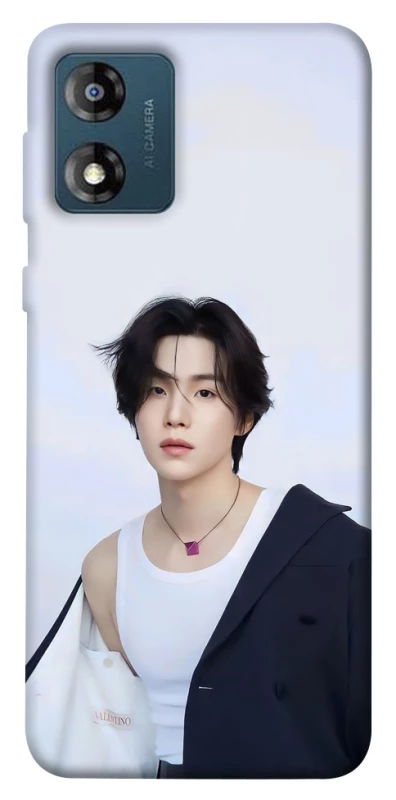 Чохол на Motorola Moto E13 Suga v2 - BTS фото 1 з 1