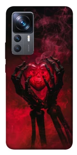 Чехол на Xiaomi 12T / 12T Pro Heart in the hands of a skeleton фото 1 из 1