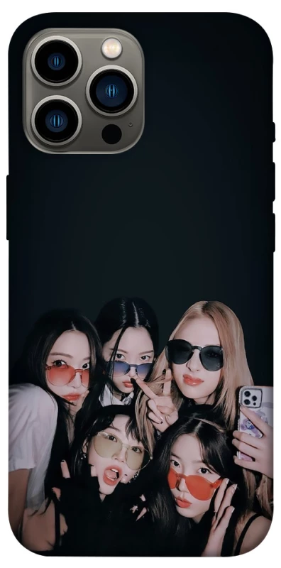 Чехол на Apple iPhone 12 Pro Max (6.7") LE SSERAFIM v3 фото 1 из 1