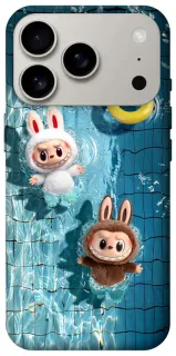 Чехол на Apple iPhone 18 Pro Labubu in the pool фото 1 из 2