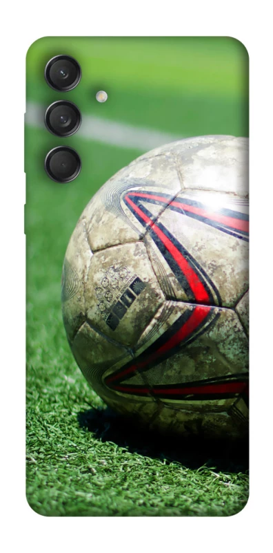 Чехол на Samsung Galaxy M55 Мяч на газоне фото 1 из 1