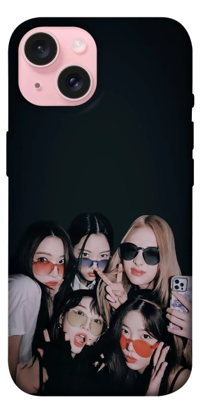 Чохол на Apple iPhone 15 (6.1") LE SSERAFIM v3 фото 1 з 1