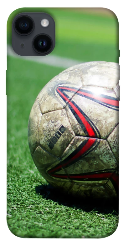 Чехол на Apple iPhone 14 Plus (6.7") Мяч на газоне фото 1 из 1