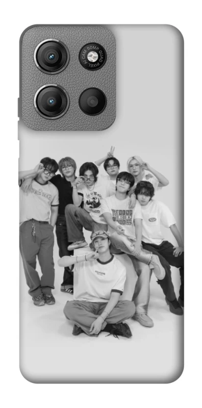 Чехол на Motorola Moto G15 4G Stray Kids All Around фото 1 из 1