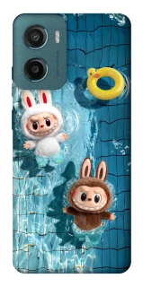 Чехол на Motorola Moto G06 Labubu in the pool фото 1 из 1