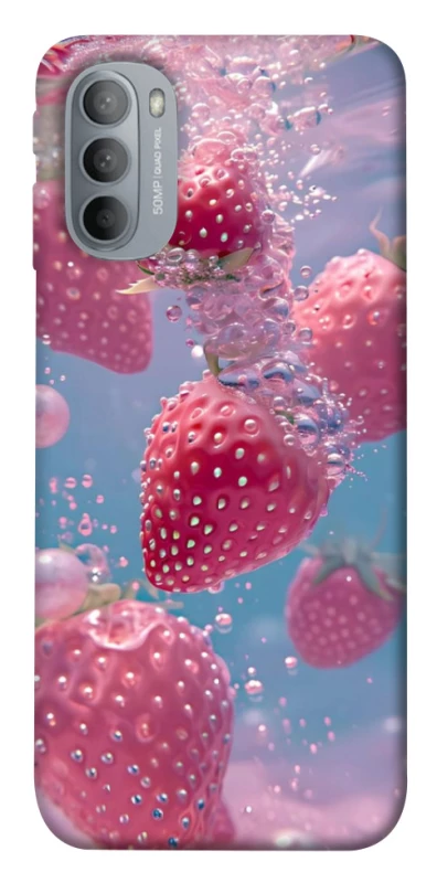 Чохол на Motorola Moto G31 Полуниця в воді фото 1 з 1