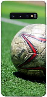 Чехол на Samsung Galaxy S10+ Мяч на газоне фото 1 из 1