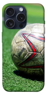 Чехол на Apple iPhone 15 Pro (6.1") Мяч на газоне фото 1 из 1