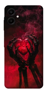Чехол на Samsung Galaxy A06 Heart in the hands of a skeleton фото 1 из 1