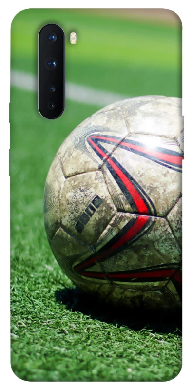 Чехол на OnePlus Nord Мяч на газоне фото 1 из 1