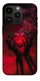 Чехол на Apple iPhone 14 Pro (6.1") Heart in the hands of a skeleton фото 1 из 1