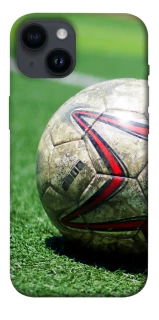 Чехол на Apple iPhone 14 (6.1") Мяч на газоне фото 1 из 1