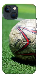 Чехол на Apple iPhone 13 (6.1") Мяч на газоне фото 1 из 1