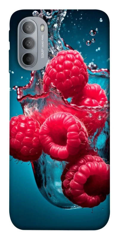 Чохол на Motorola Moto G31 Малинка у воді фото 1 з 1