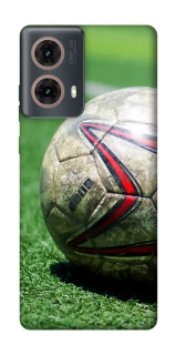 Чехол на Motorola Moto G85 Мяч на газоне фото 1 из 1