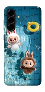 Чехол на Samsung Galaxy A57 5G Labubu in the pool фото 1 из 1