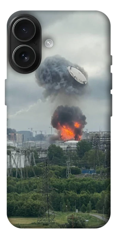 Чохол на Apple iPhone 17 (6.3") Moscow never sleeps ver.4 фото 1 з 1