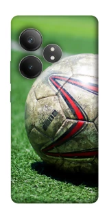 Чехол на Realme GT Neo 6 Мяч на газоне фото 1 из 1