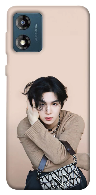 Чохол на Motorola Moto E13 Suga - BTS фото 1 з 1