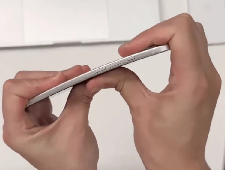 Міцніший, ніж очікували: Apple показала тести iPhone Air фото 2