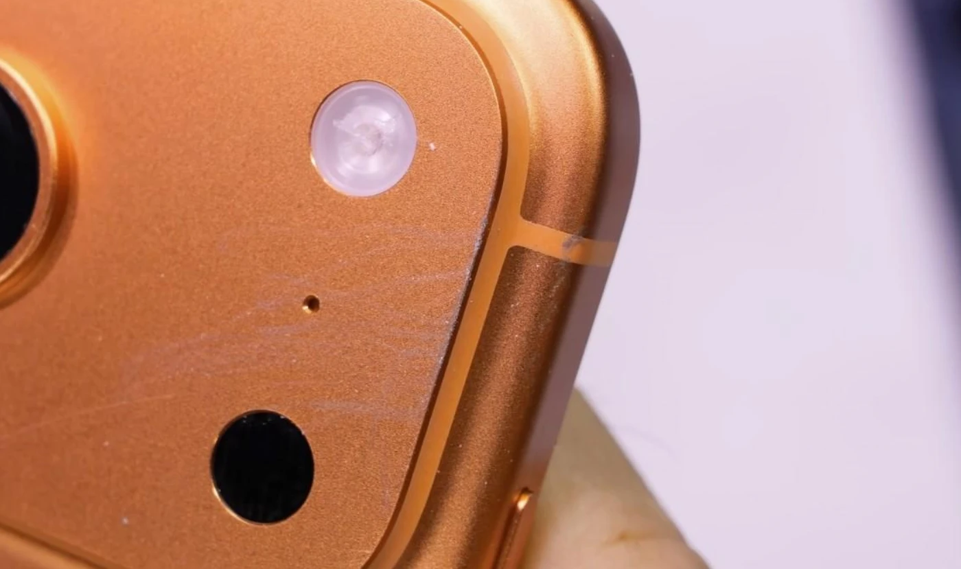 Apple снова повторяет историю? iPhone 17 Pro оказался уязвимым на изгиб фото 2