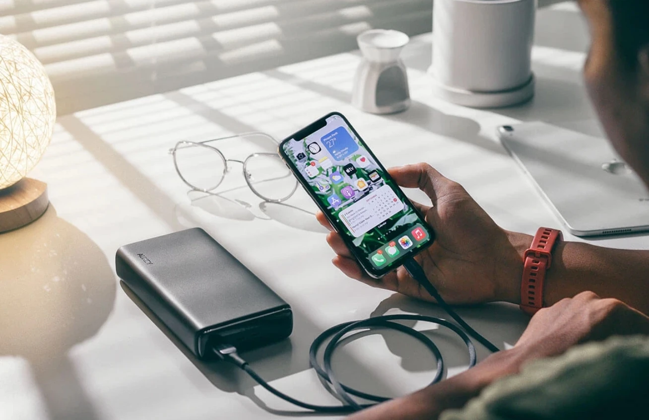 «Power Bank — коли хочеться бути на зв'язку, навіть коли все проти» фото 1