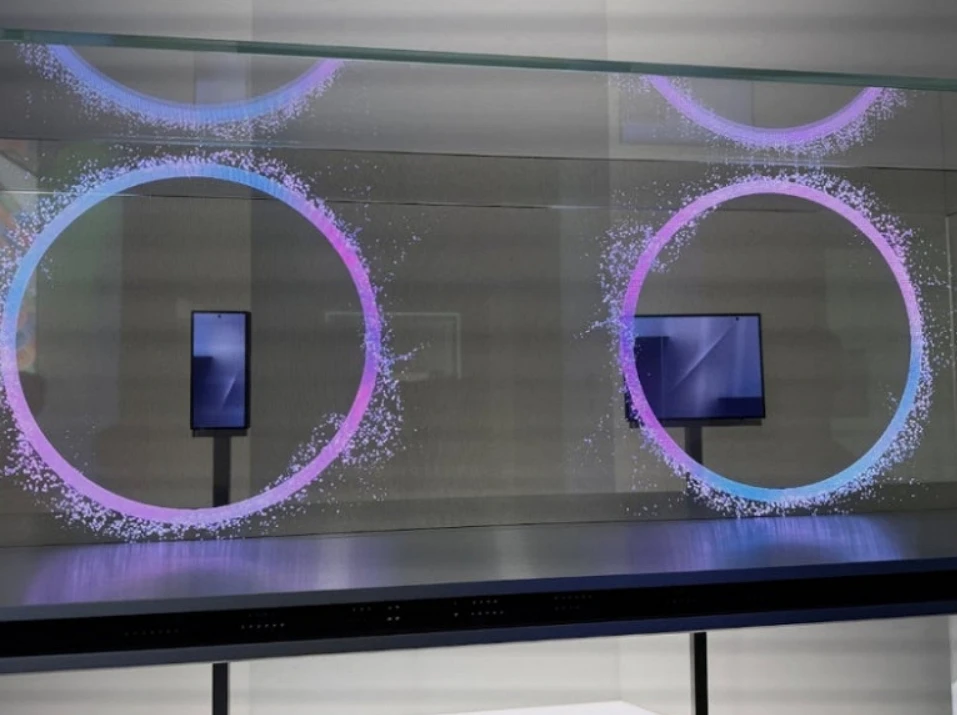 Ось він – Galaxy Z TriFold: перший смартфон Samsung, який складається втричі! фото 1