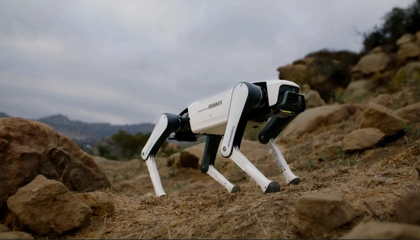 Rover X1 - інтелектуальний робопес з високою мобільністю фото 1