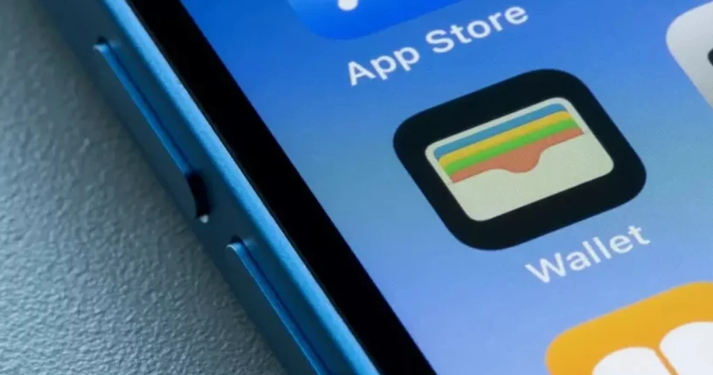 iPhone вместо ключа: Apple Car Keys могут появиться в автомобилях Toyota фото 1