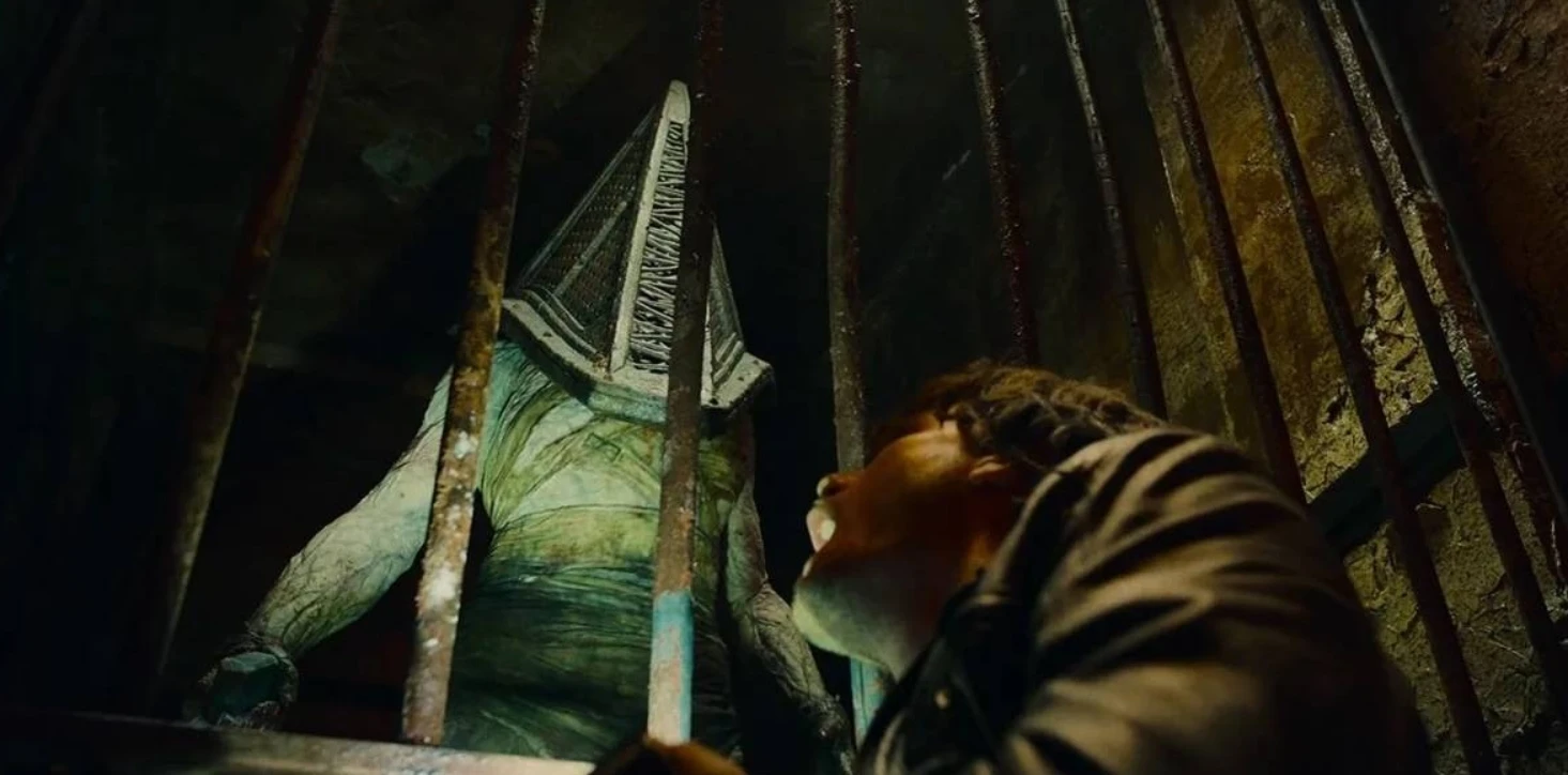 Один из худших фильмов года? Что не так с «Возвращением в Сайлент Хилл» фото 3