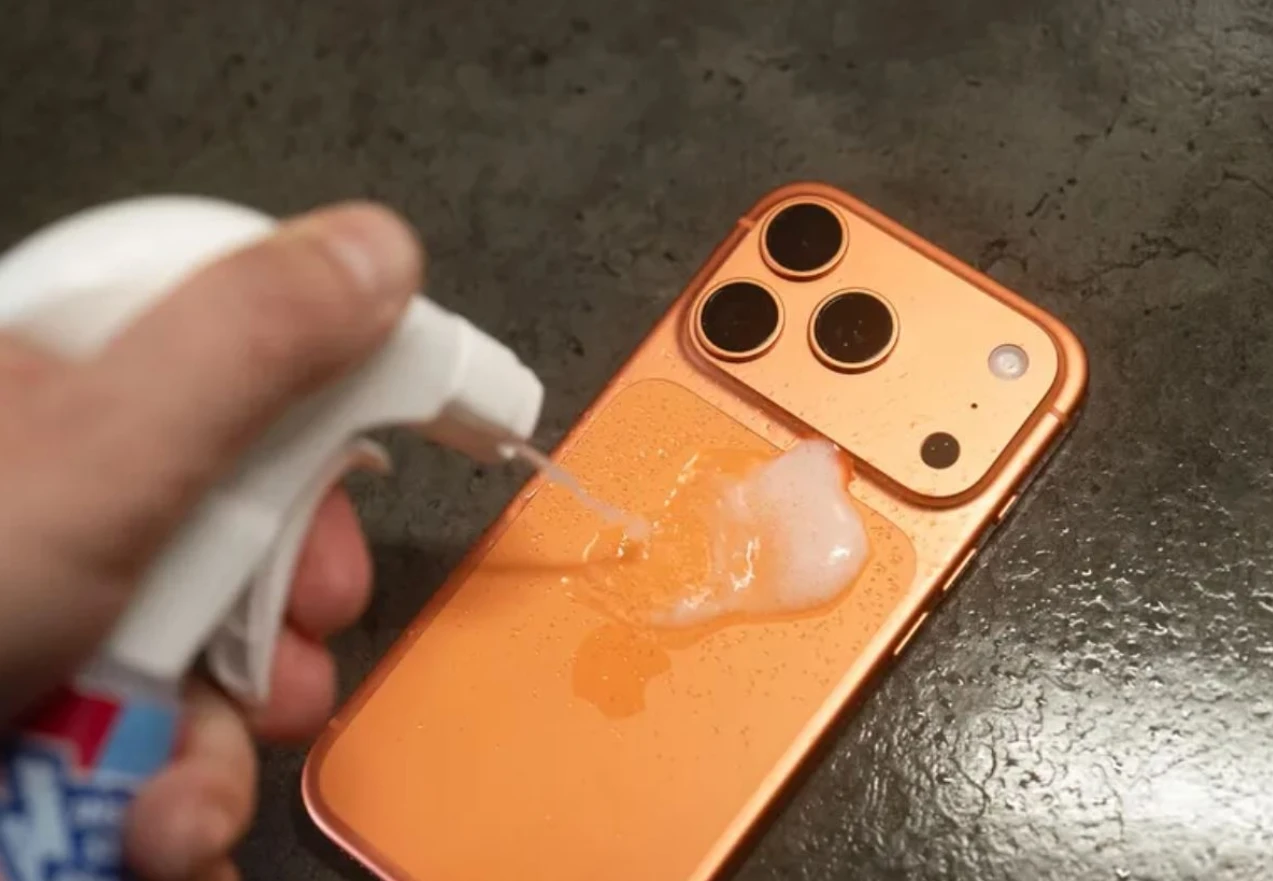 iPhone змінює колір? Журналіст перевірив скарги власників на Frontalka фото 2 iPhone змінює колір? Журналіст перевірив скарги власників фото 2