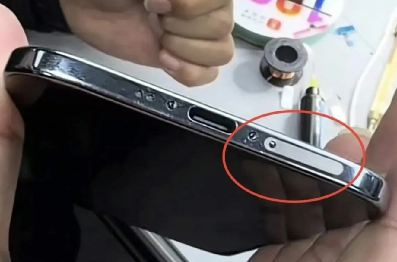 Неможливе стало можливим: iPhone Air із SIM-картою показали наживо на Frontalka фото 2 Неможливе стало можливим: iPhone Air із SIM-картою показали наживо фото 2