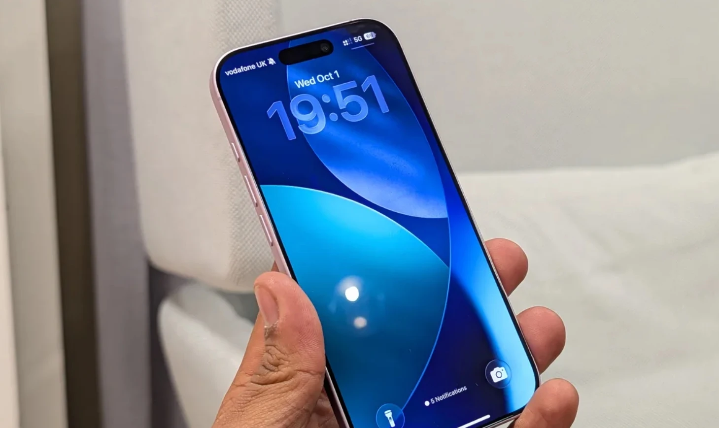 iPhone 18 Pro може залишитися без punch-hole: нові витоки про дизайн фото 1